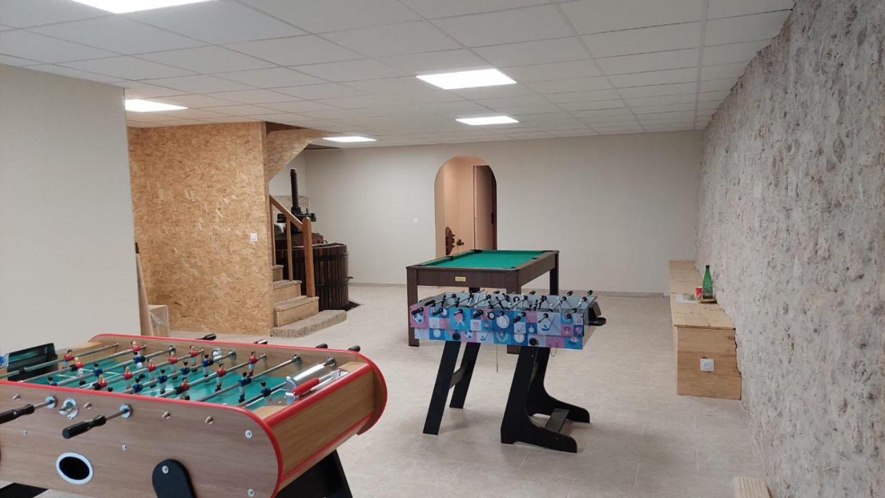 Maison De Campagne, Bord De Lac, Piscine, Billard 11 Per Plieux Luaran gambar