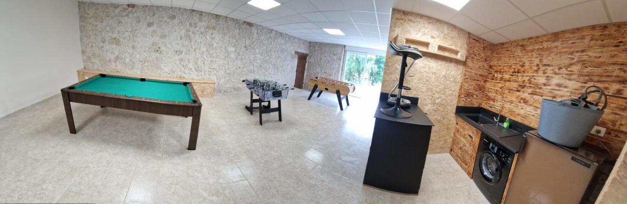 Maison De Campagne, Bord De Lac, Piscine, Billard 11 Per Plieux Luaran gambar