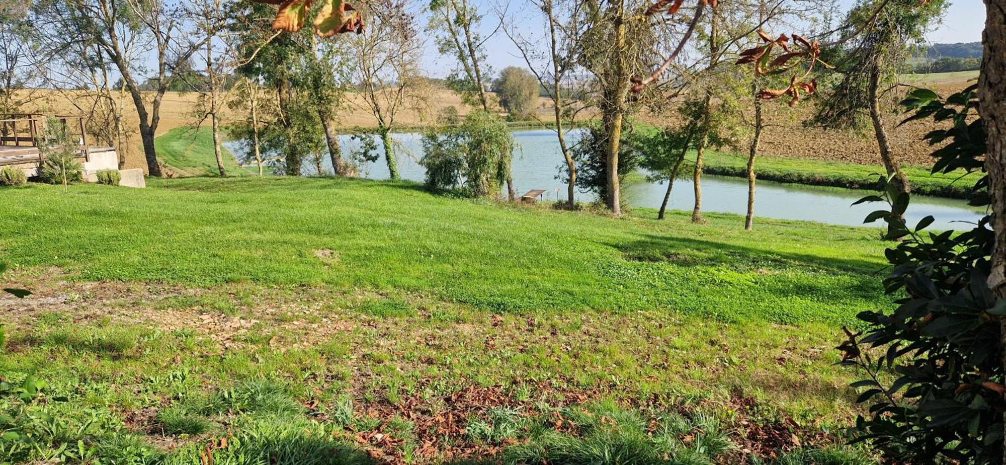 Maison De Campagne, Bord De Lac, Piscine, Billard 11 Per Plieux Luaran gambar